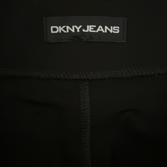 DKNY - Size Medium Activewear Leggings - Picture 4 of 4